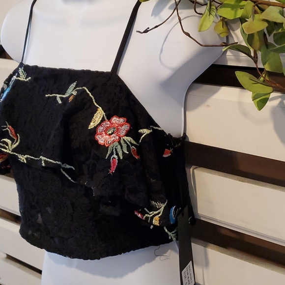 NWT.  ELLI WHITE crop.                   #1252 - Picture 3 of 8